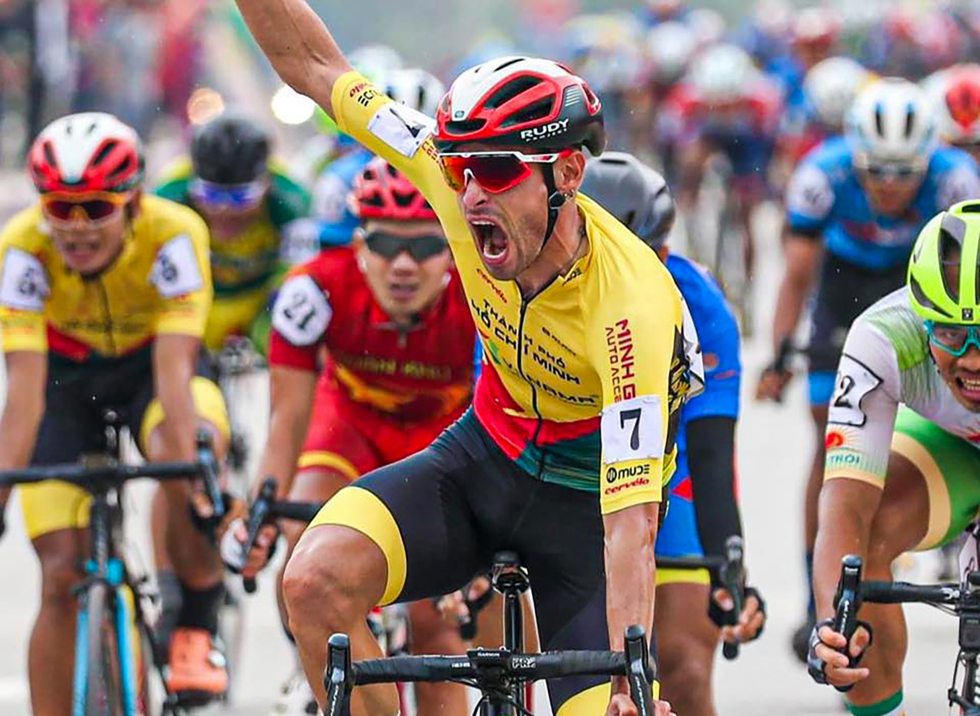 Cua-ro Tay Ban Nha tu tin lay ao vang cup Truyen hinh 2022 hinh anh