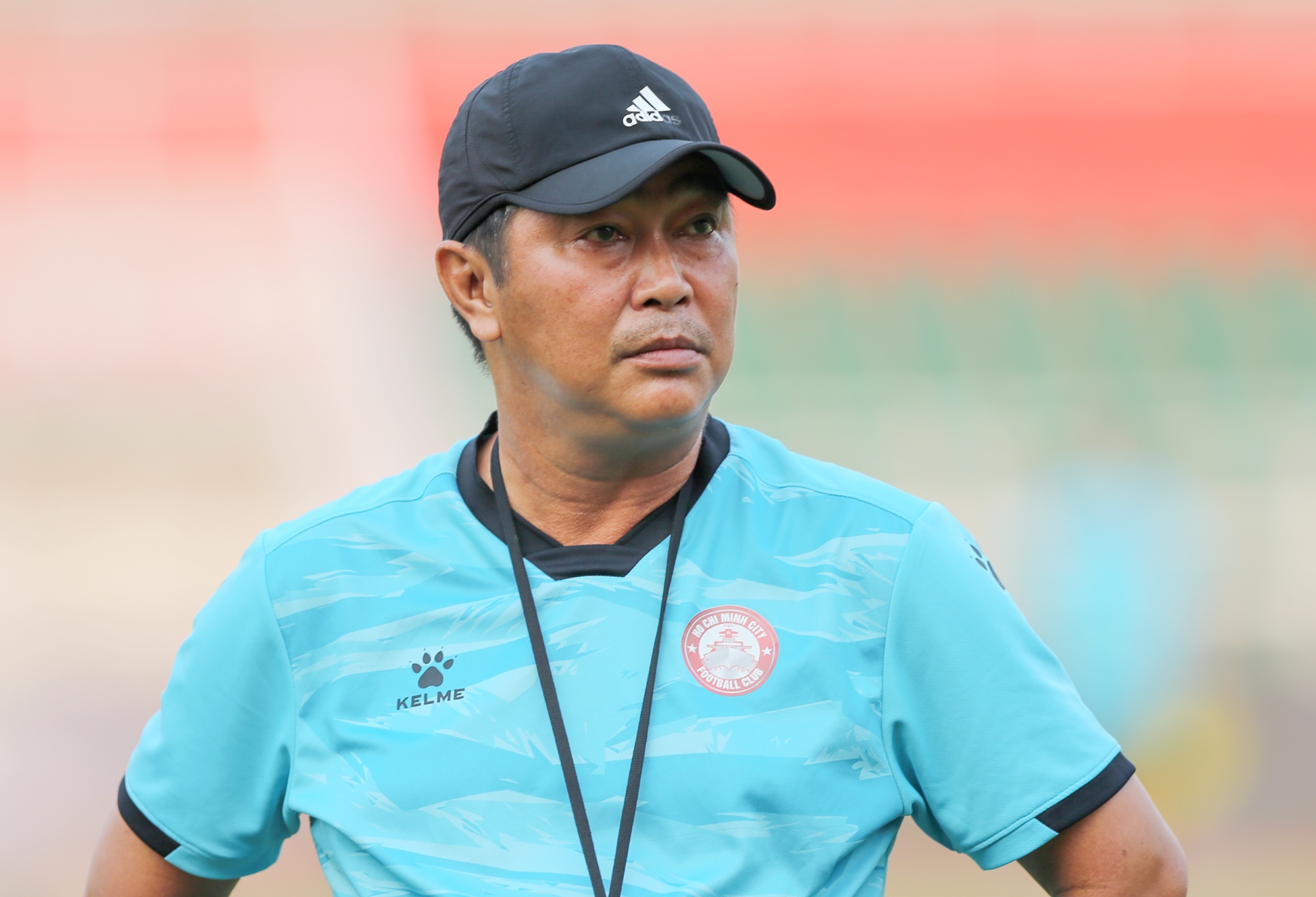 HLV Tran Minh Chien len tieng ve nhom cau thu lan cong hinh anh