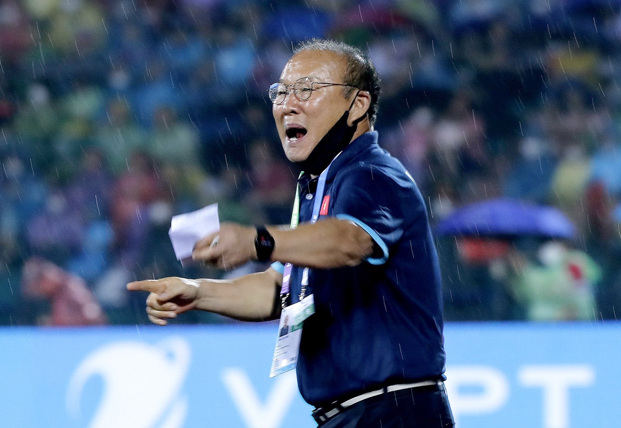 HLV Park dung ngoi khong yen suot 90 phut o tran gap U23 Philippines hinh anh