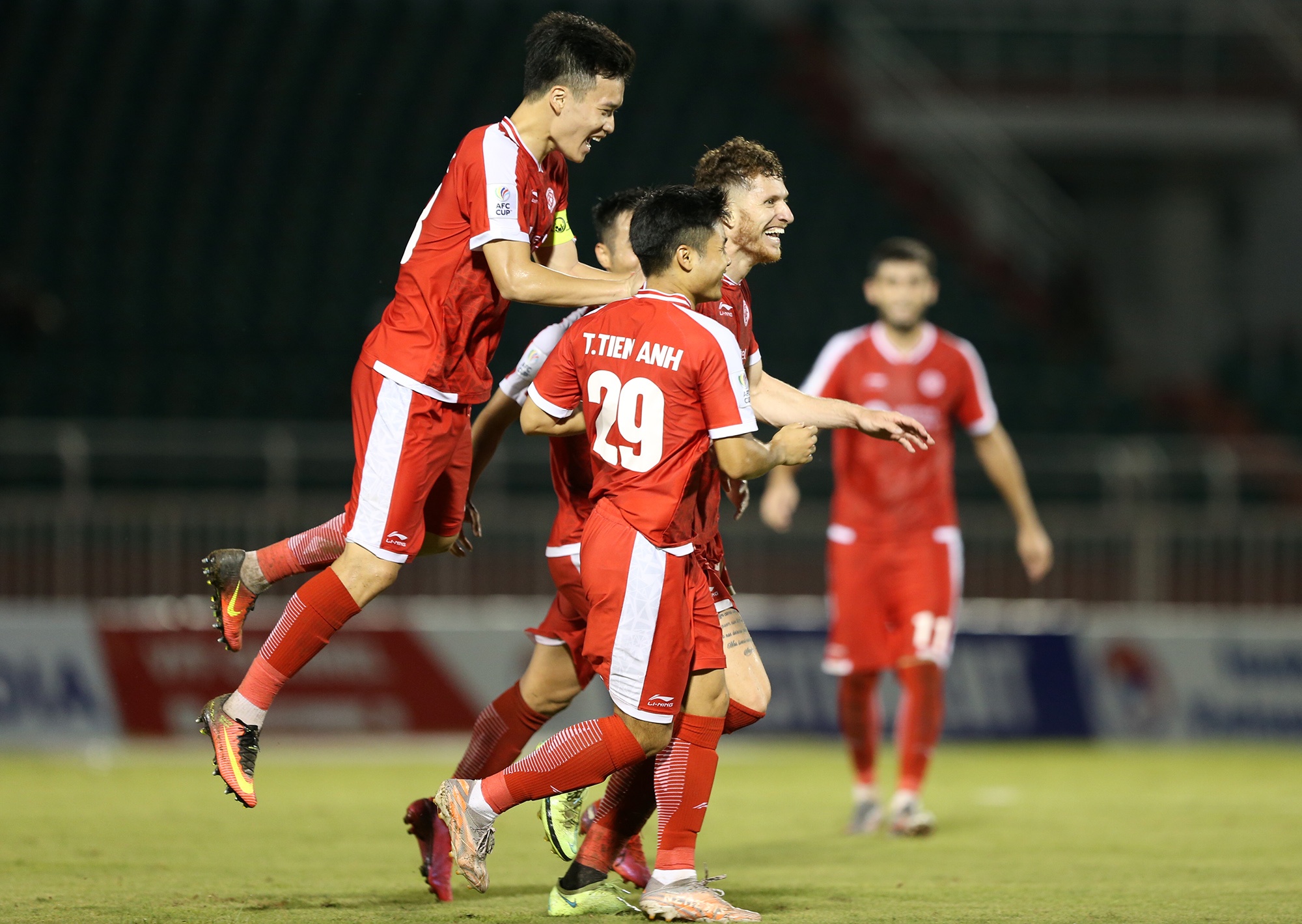 nham manh dung anh 11