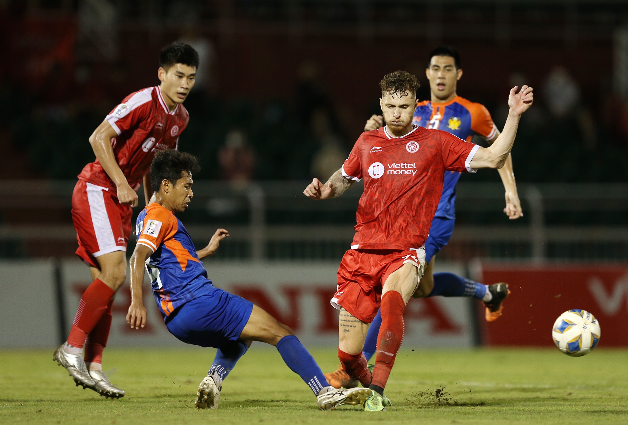 nham manh dung anh 5