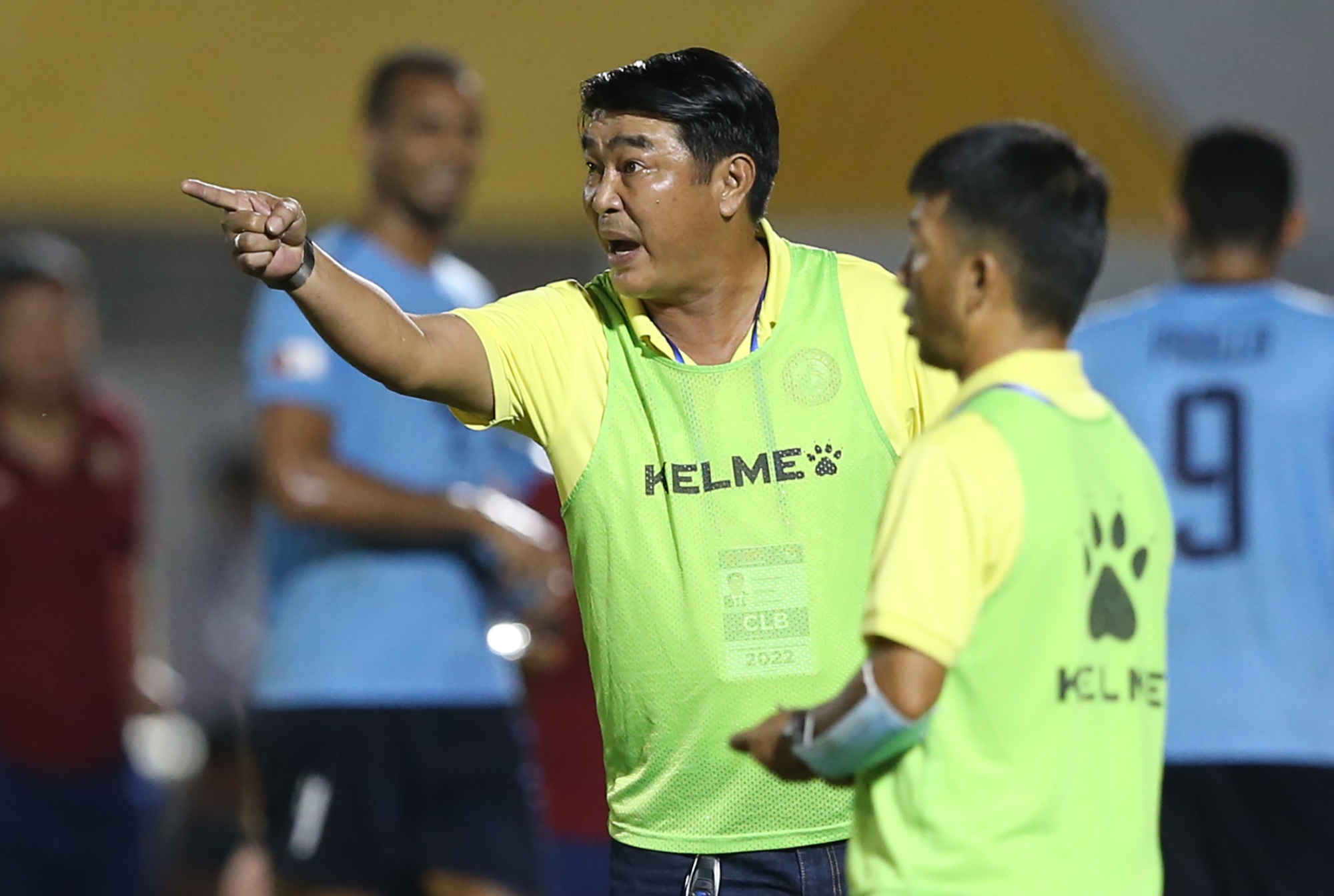 CLB TP.HCM khung hoang phong do hinh anh