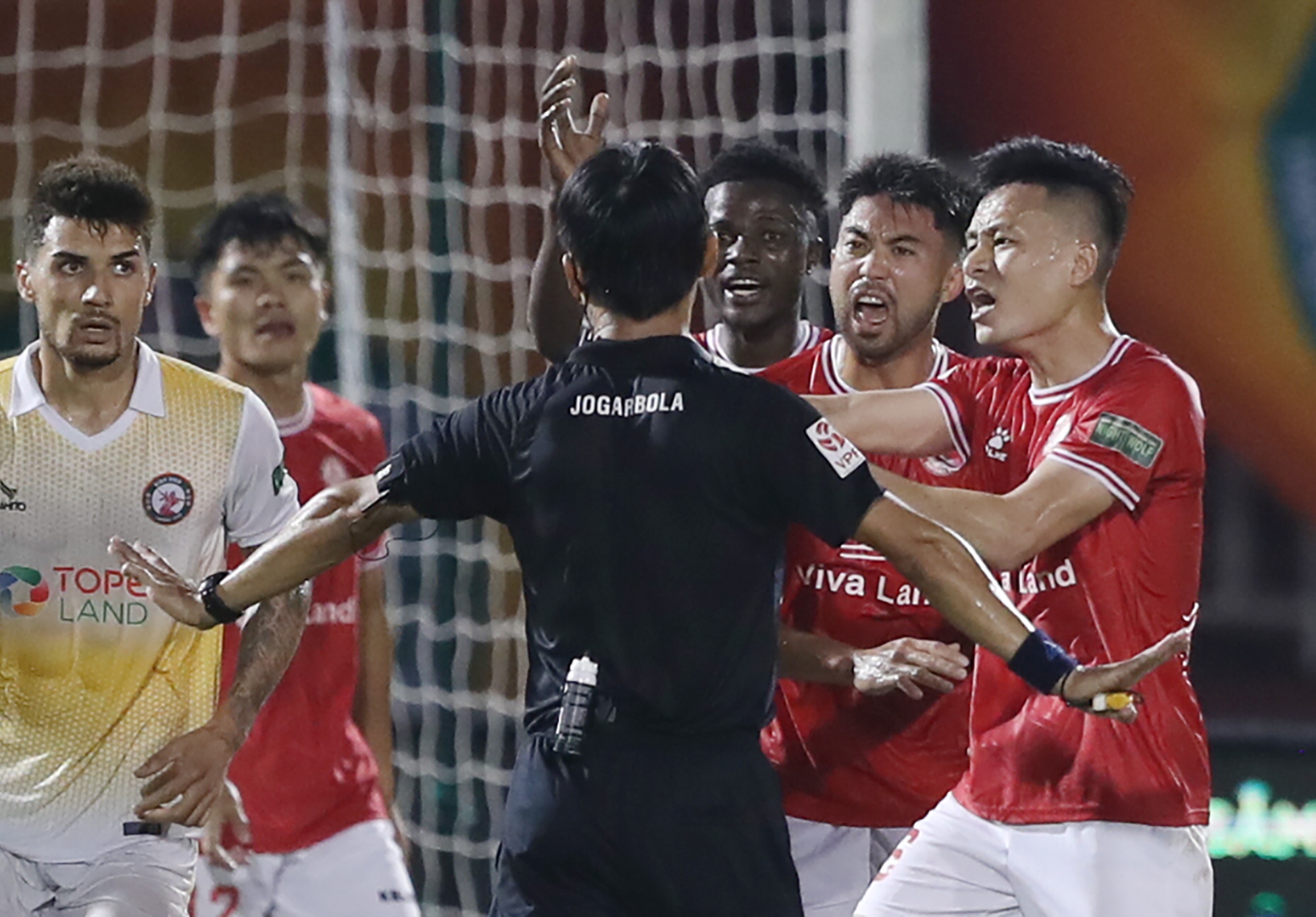 lee nguyen phan ung trong tai anh 2