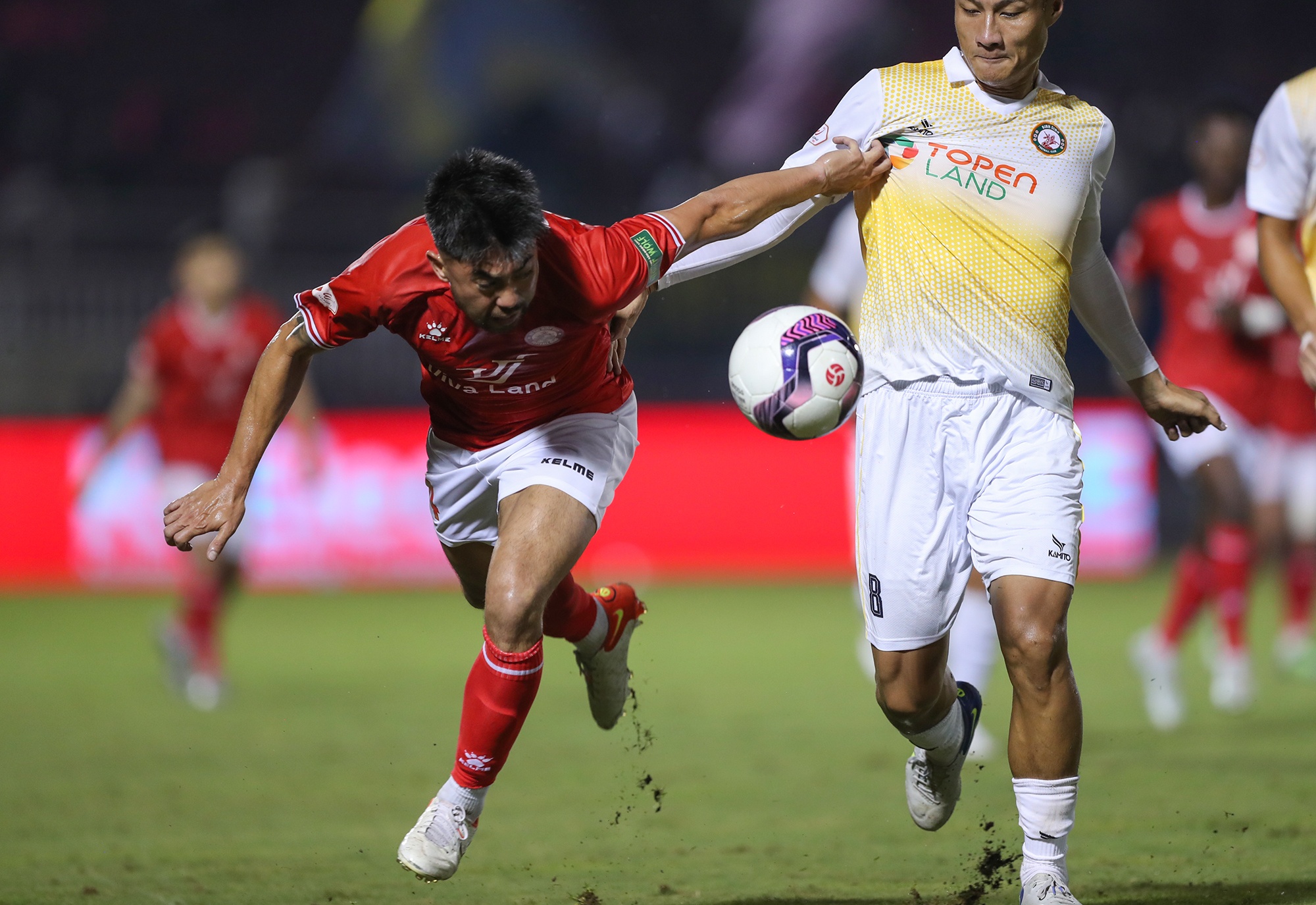 lee nguyen phan ung trong tai anh 8