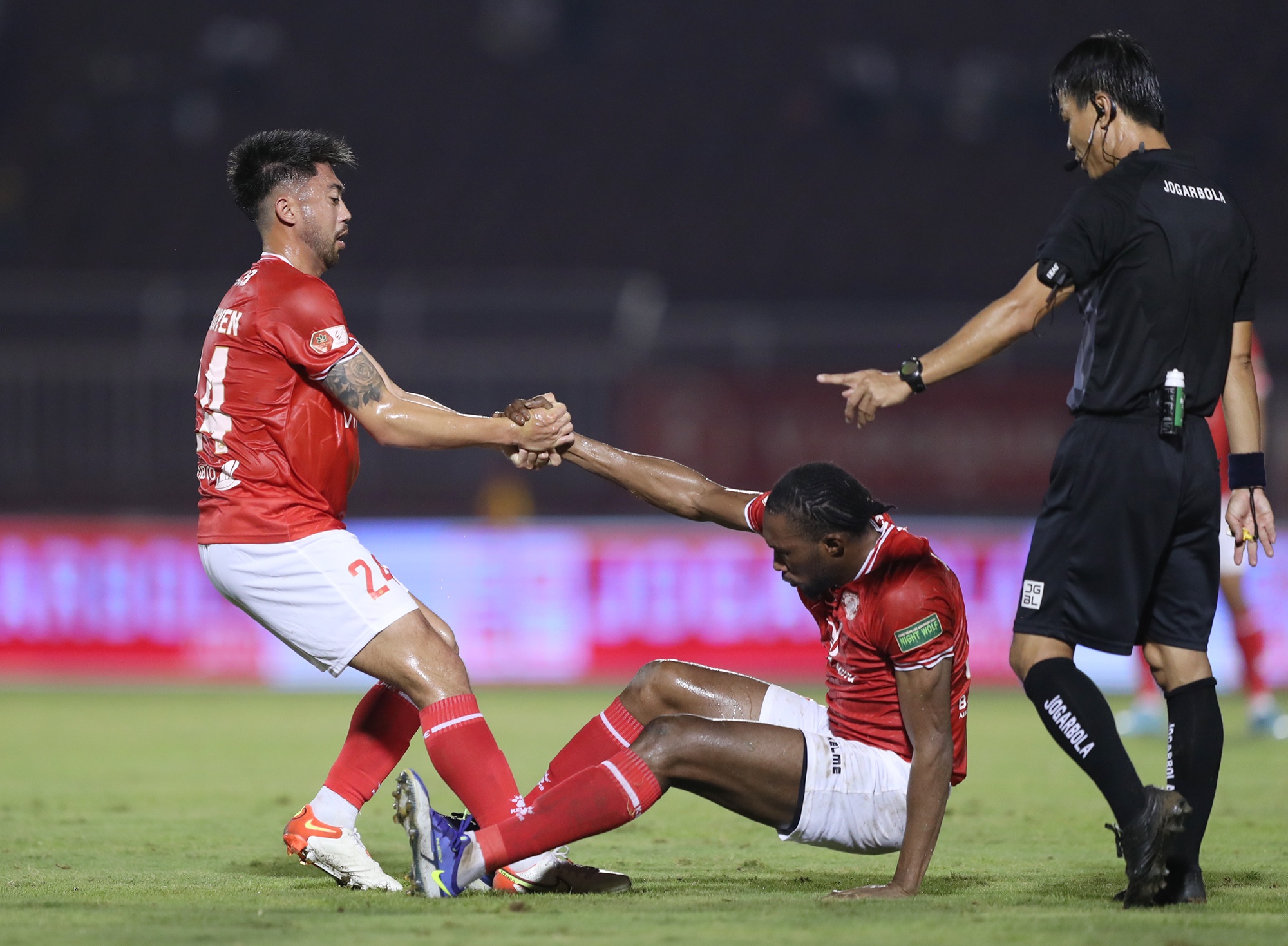 lee nguyen phan ung trong tai anh 9