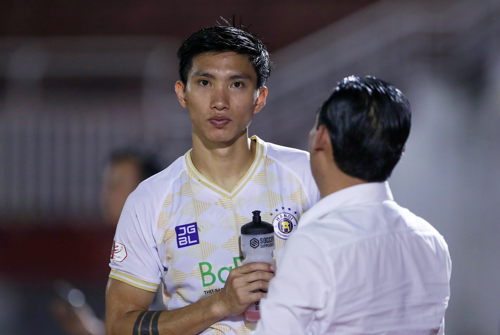 Van Hau mat binh tinh sau ban thang cua Van Quyet hinh anh