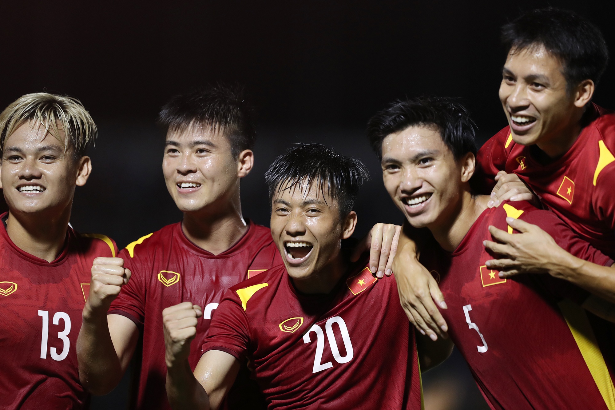 Ban gai Quang Hai anh 9