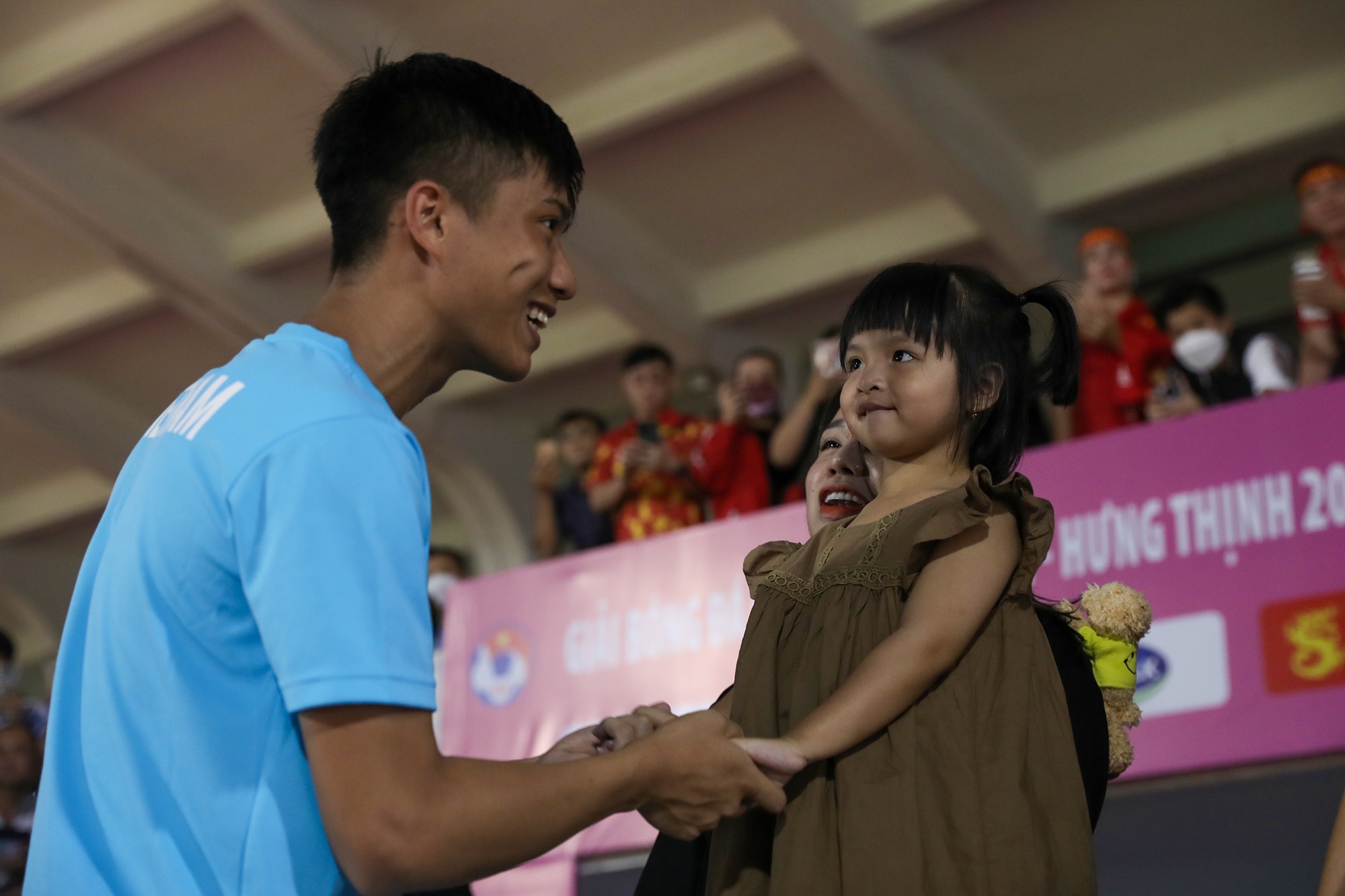 Ban gai Quang Hai anh 5