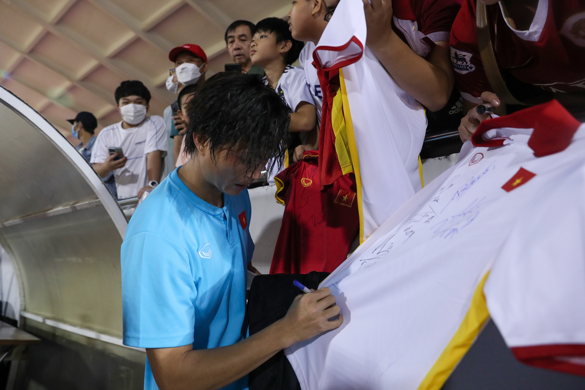 Ban gai Quang Hai anh 7