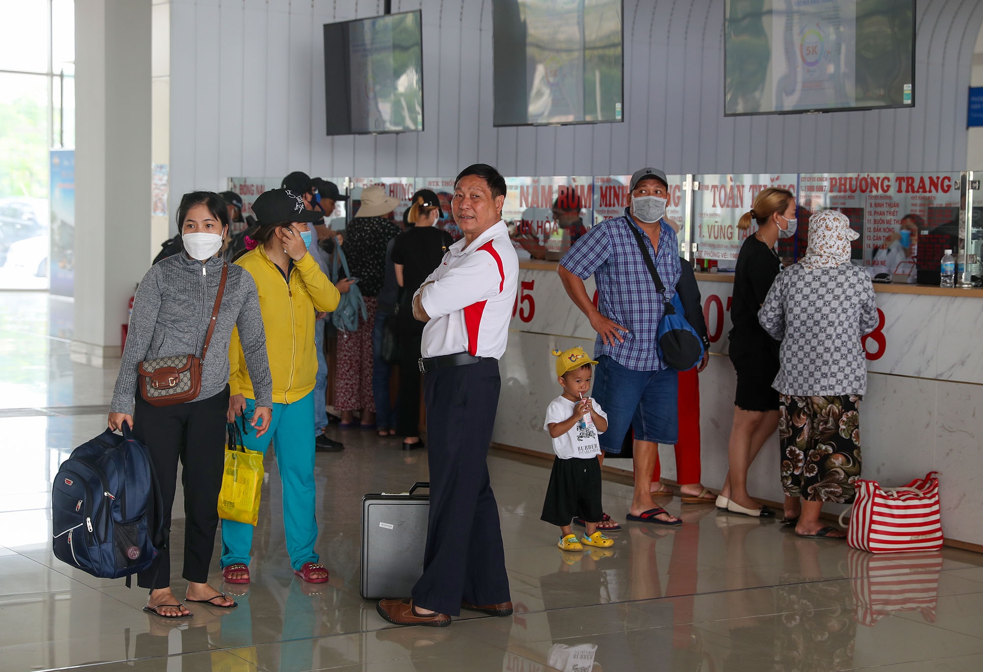 Ben xe Mien Dong anh 6