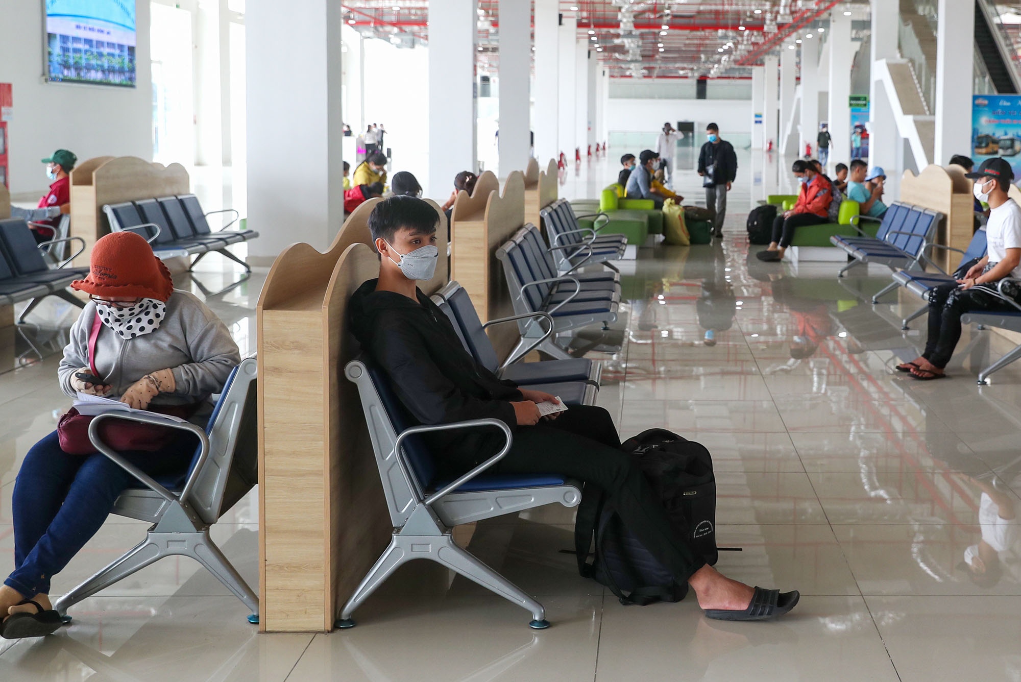 Ben xe Mien Dong anh 4