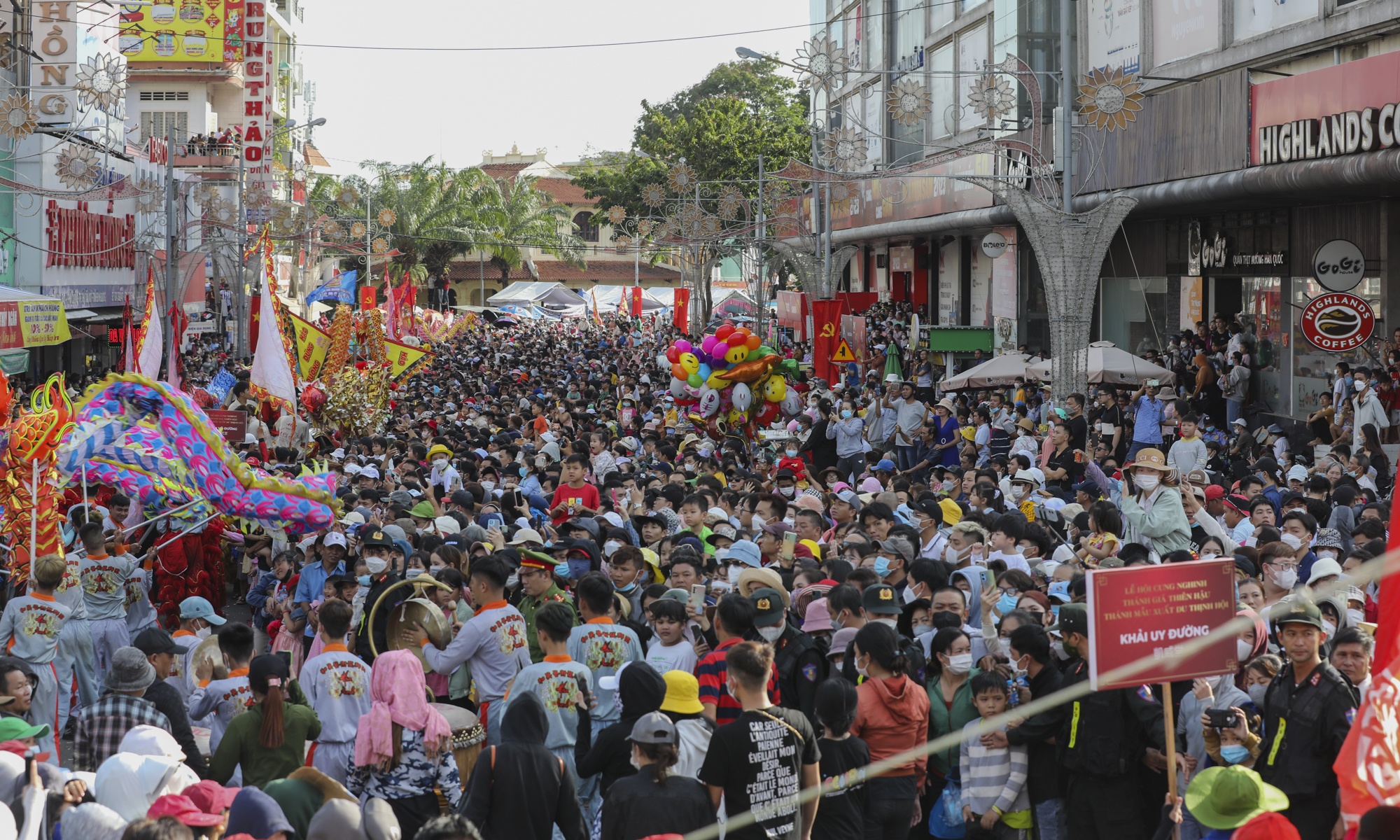 chua ba binh duong anh 13