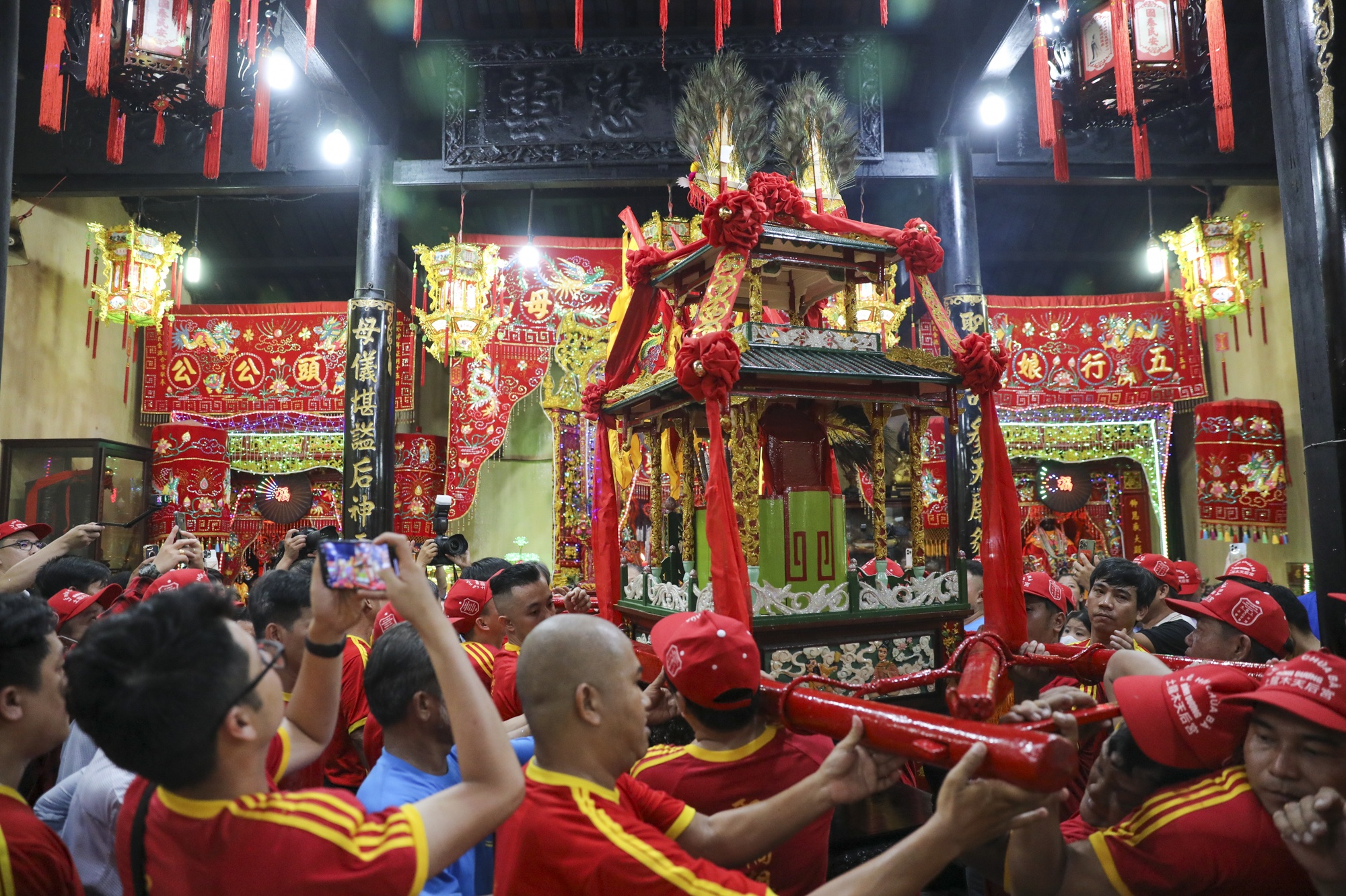 chua ba binh duong anh 11