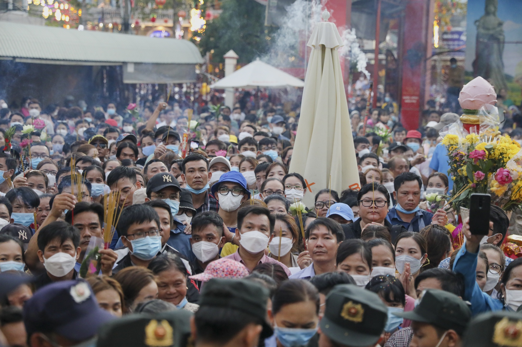 chua ba binh duong anh 8
