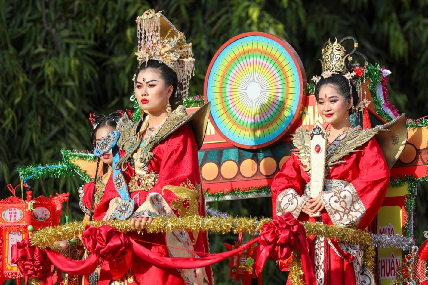 Canh nao nhiet tai le ruoc kieu Ba Binh Duong hinh anh