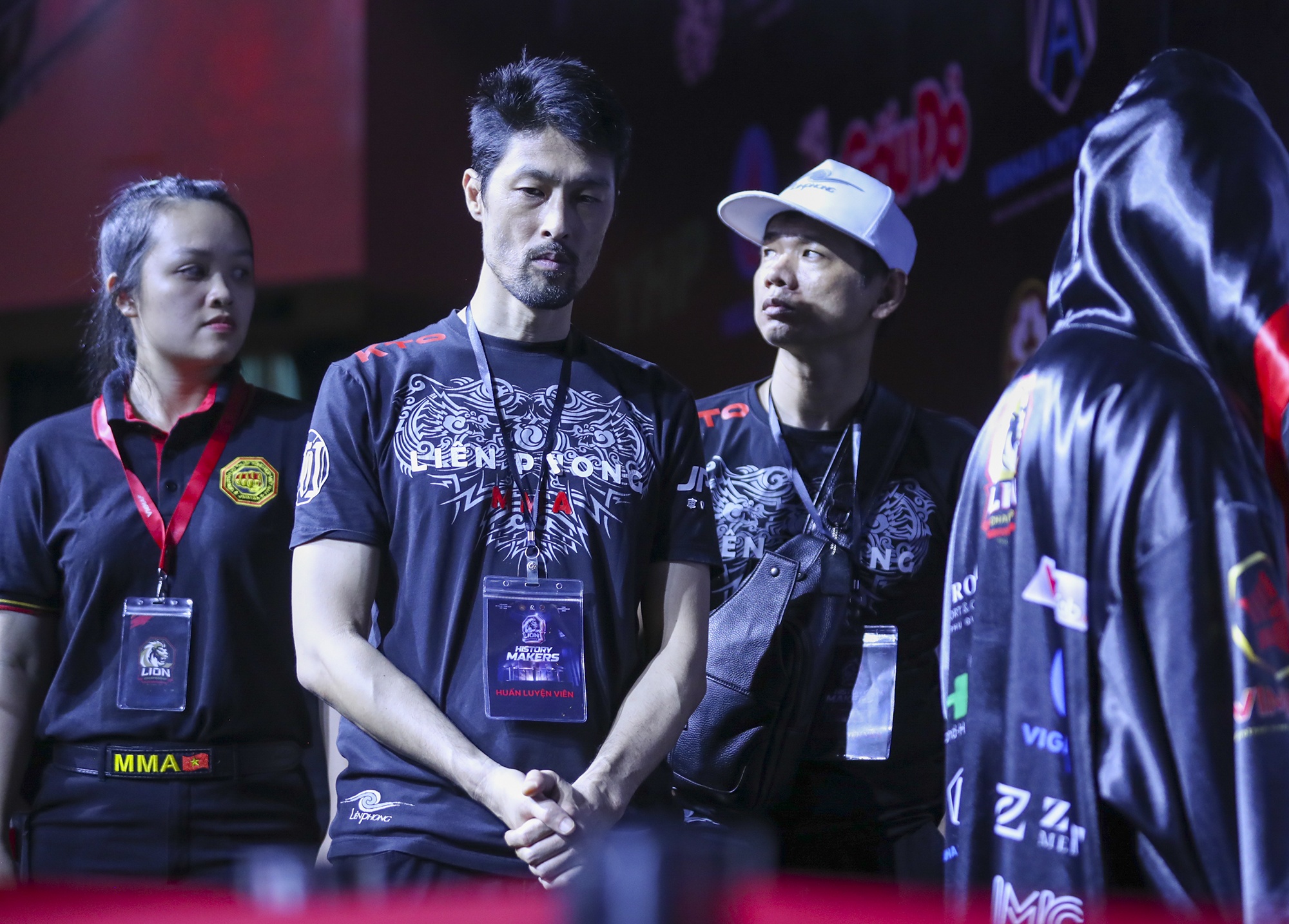 Ga cung cua Johnny Tri Nguyen bai tran tai giai MMA hinh anh