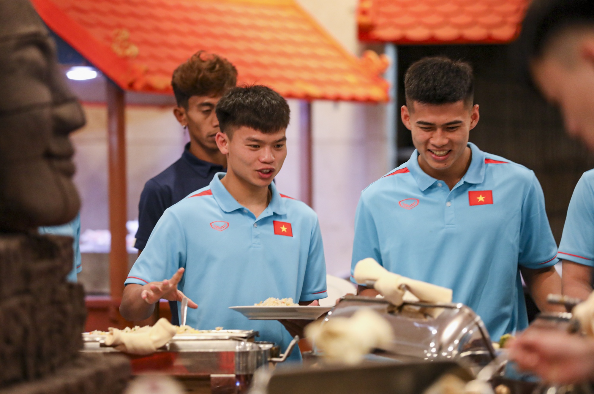 Thuc don dung bua cua U22 Viet Nam tai Campuchia hinh anh