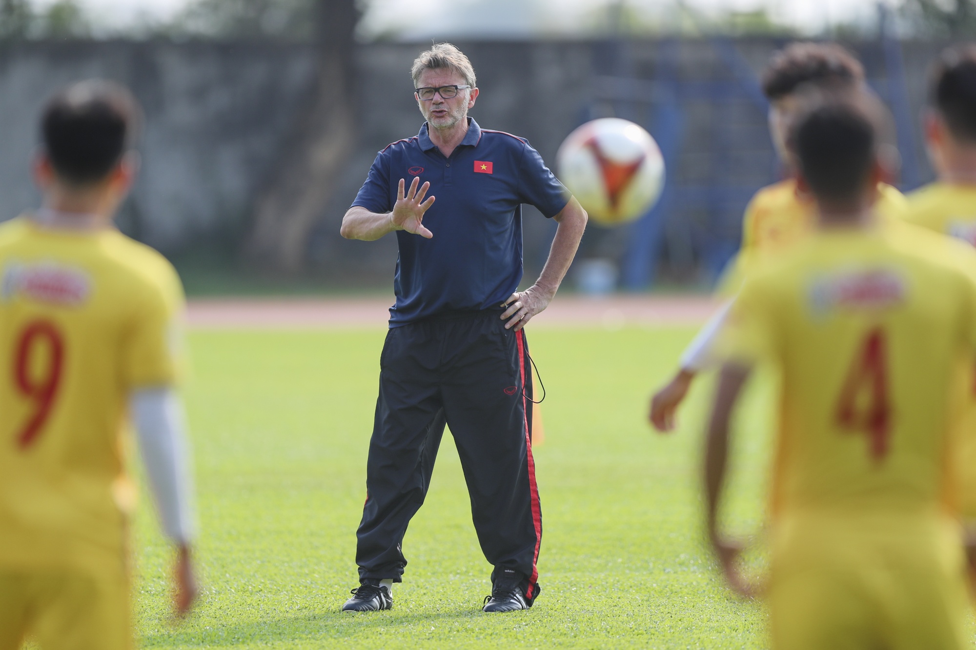 HLV Philippe Troussie anh 9