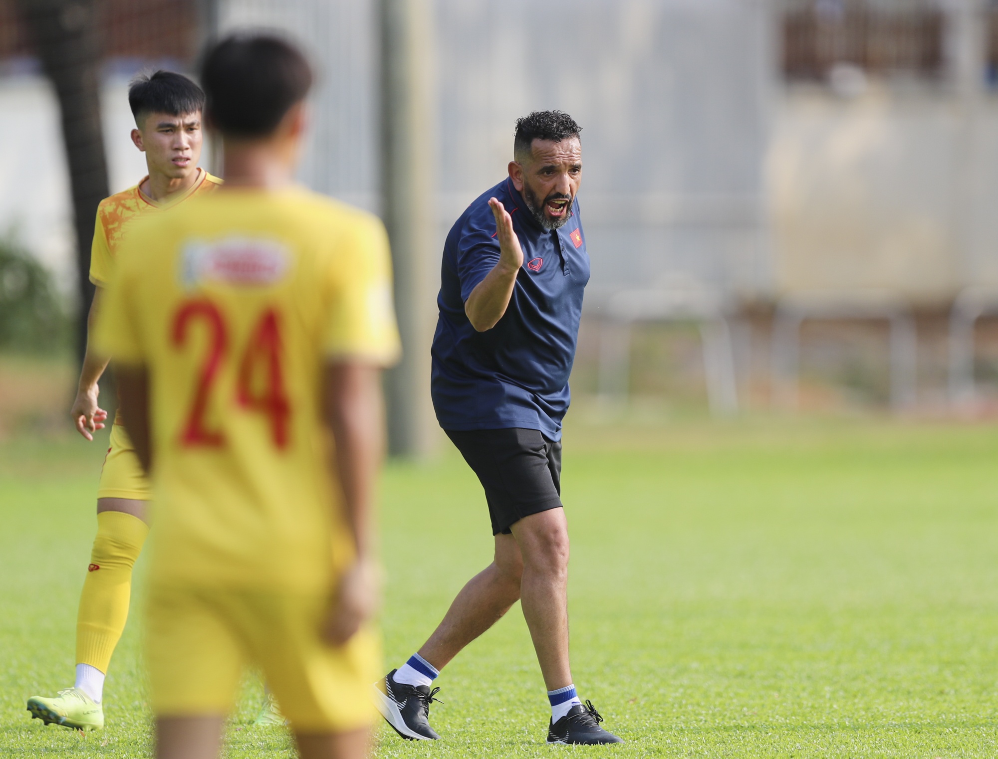 HLV Philippe Troussie anh 8