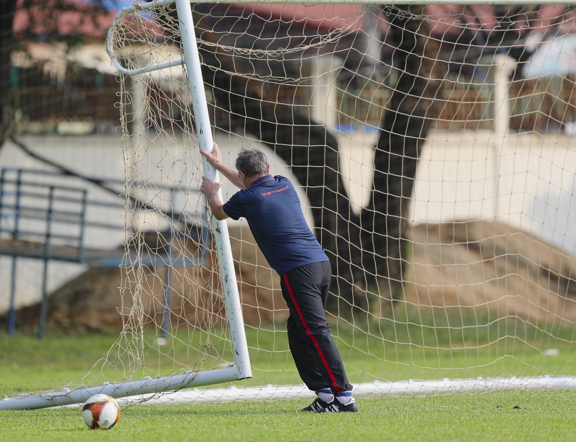 HLV Philippe Troussie anh 4