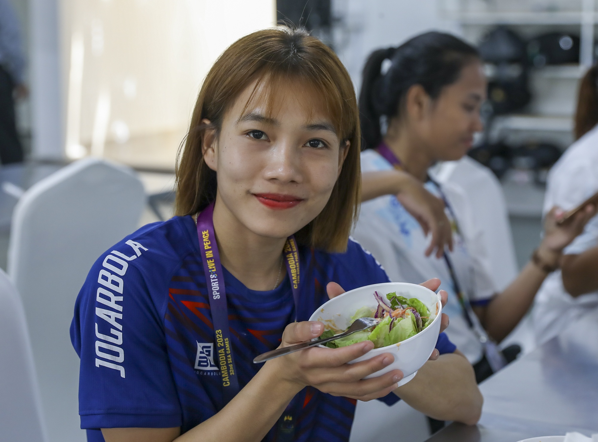Co gi trong quay buffet phuc vu 10 doan VDV SEA Games? hinh anh