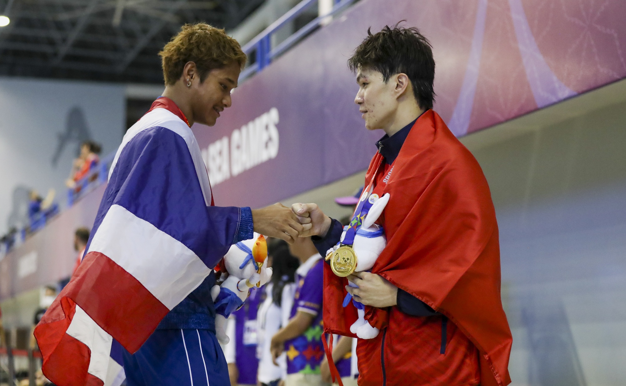 Kinh ngu Viet Nam duoc doi thu Thai Lan doi de chuc mung hinh anh