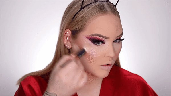 5 phong cach hoa trang cho Halloween ban nen thu hinh anh