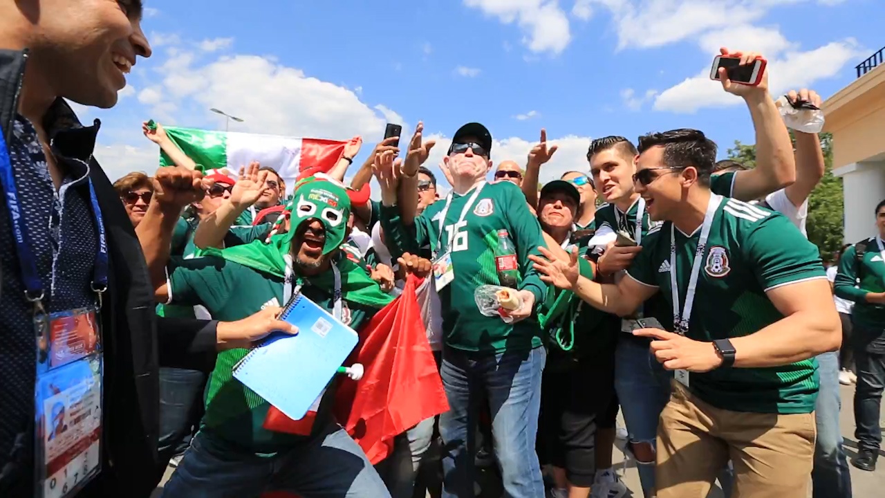 CDV Mexico than World Cup 2018 that te vi thieu ve va bia hinh anh