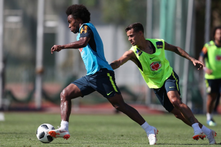 Neymar va dong doi tap luyen truoc tran gap Costa Rica hinh anh