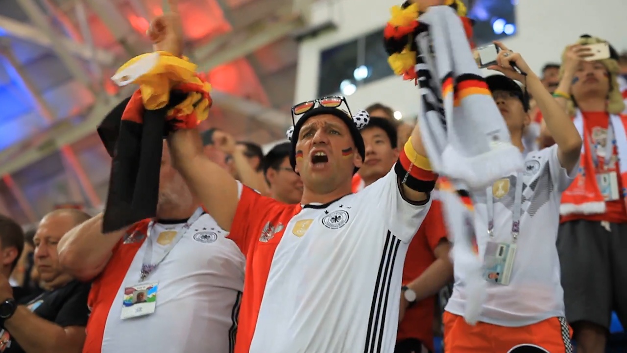 CDV Duc tu thap thom hy vong den bung no khi doi nha thang tran hinh anh