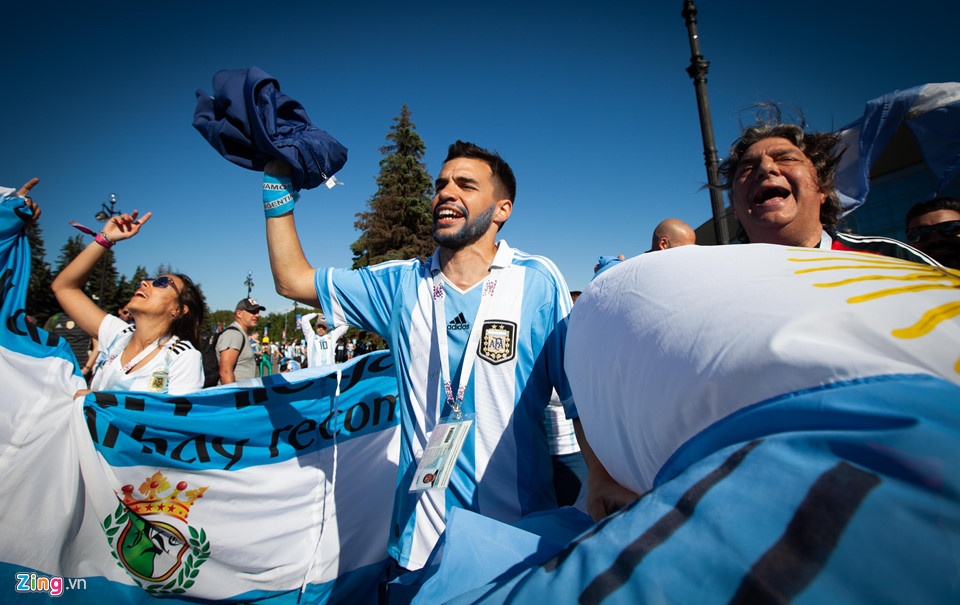 CDV Argentina nhay mua cuong nhiet truoc gio bong lan hinh anh