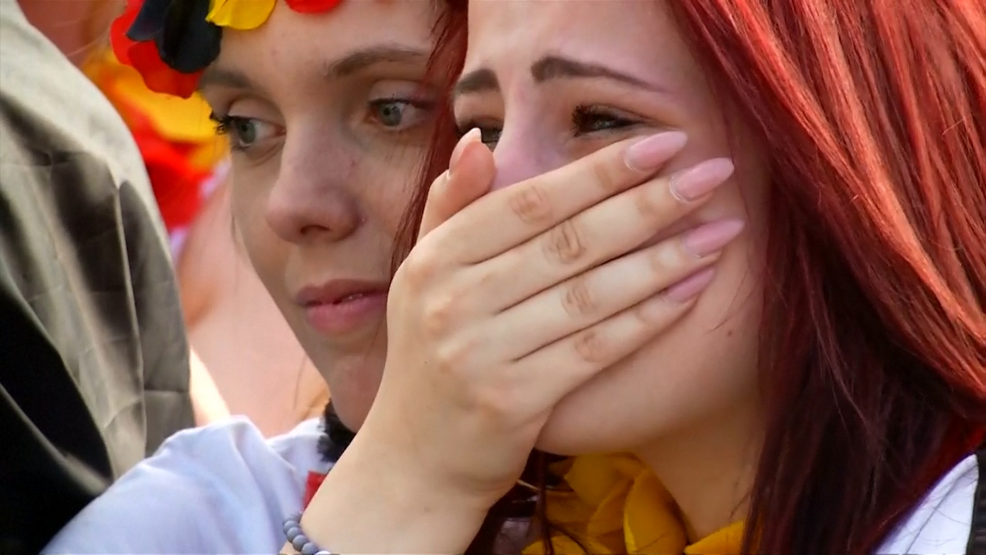 CDV Duc: 'Ho qua yeu duoi, dang bi loai' hinh anh