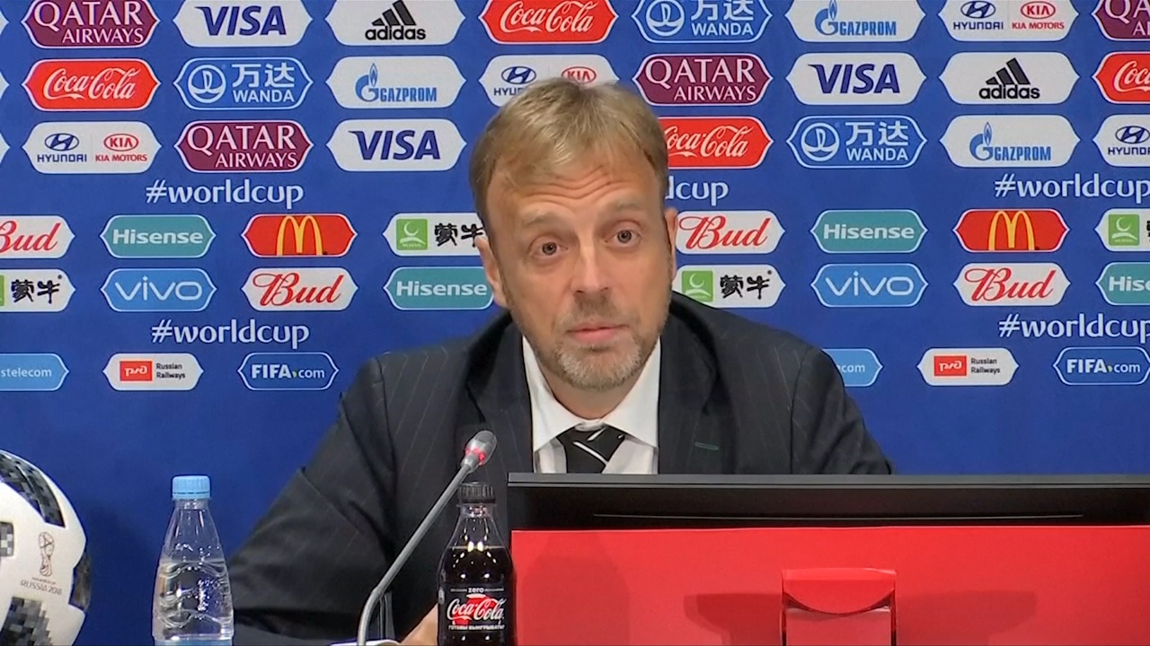 FIFA len tieng bao ve luat fair-play hinh anh