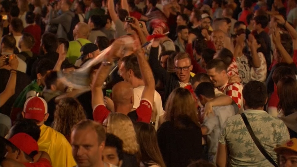 Nguoi ham mo Croatia an mung chien thang tai Moscow hinh anh