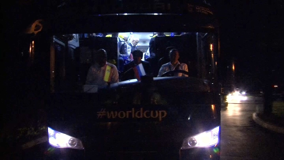 Tay Ban Nha tro ve can cu sau khi that bai truoc doi chu nha hinh anh