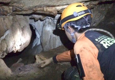 Doi bong Thai se ra sao khi trai qua nhieu ngay trong hang toi? hinh anh