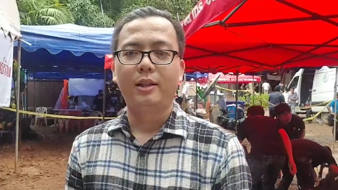 Quang canh truoc hang 13 thanh vien doi bong Thai Lan mac ket hinh anh