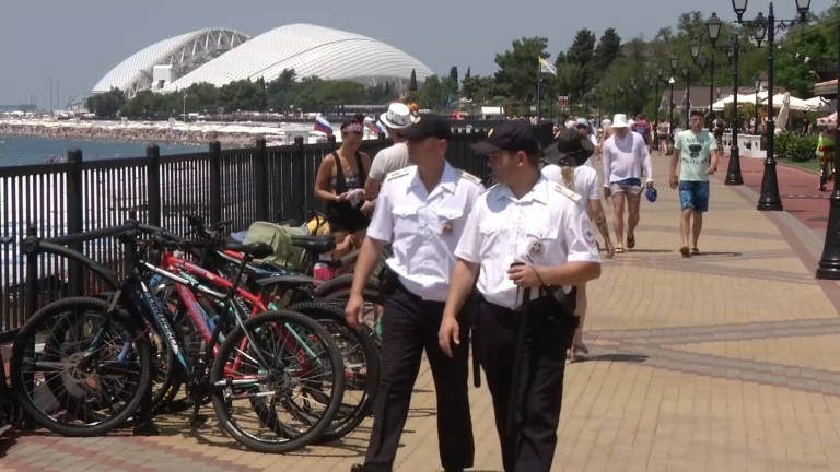 An ninh tang cuong truoc tran Nga va Croatia hinh anh