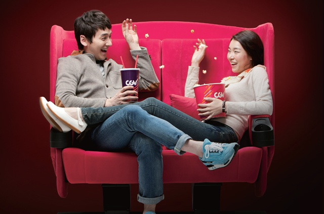 Xem phim rap nen chon ghe nao? hinh anh