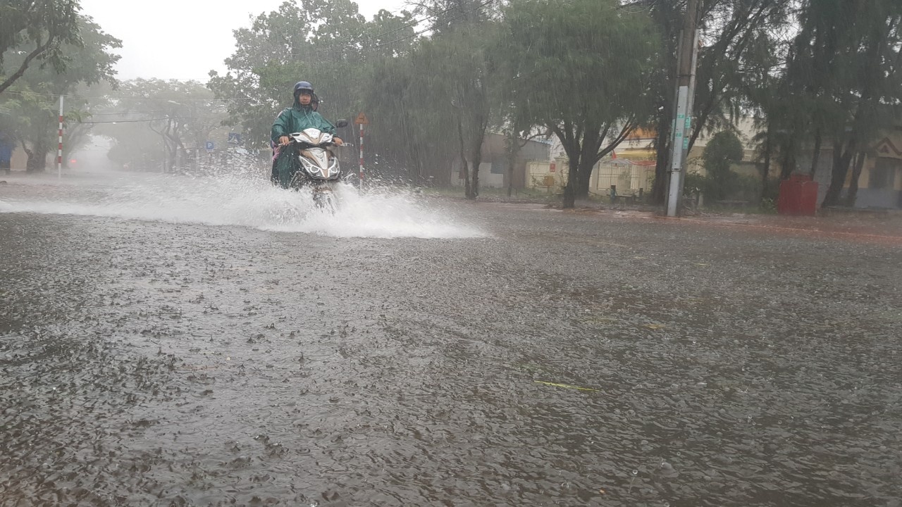 Gio giat, nuoc ngap o Can Gio hinh anh