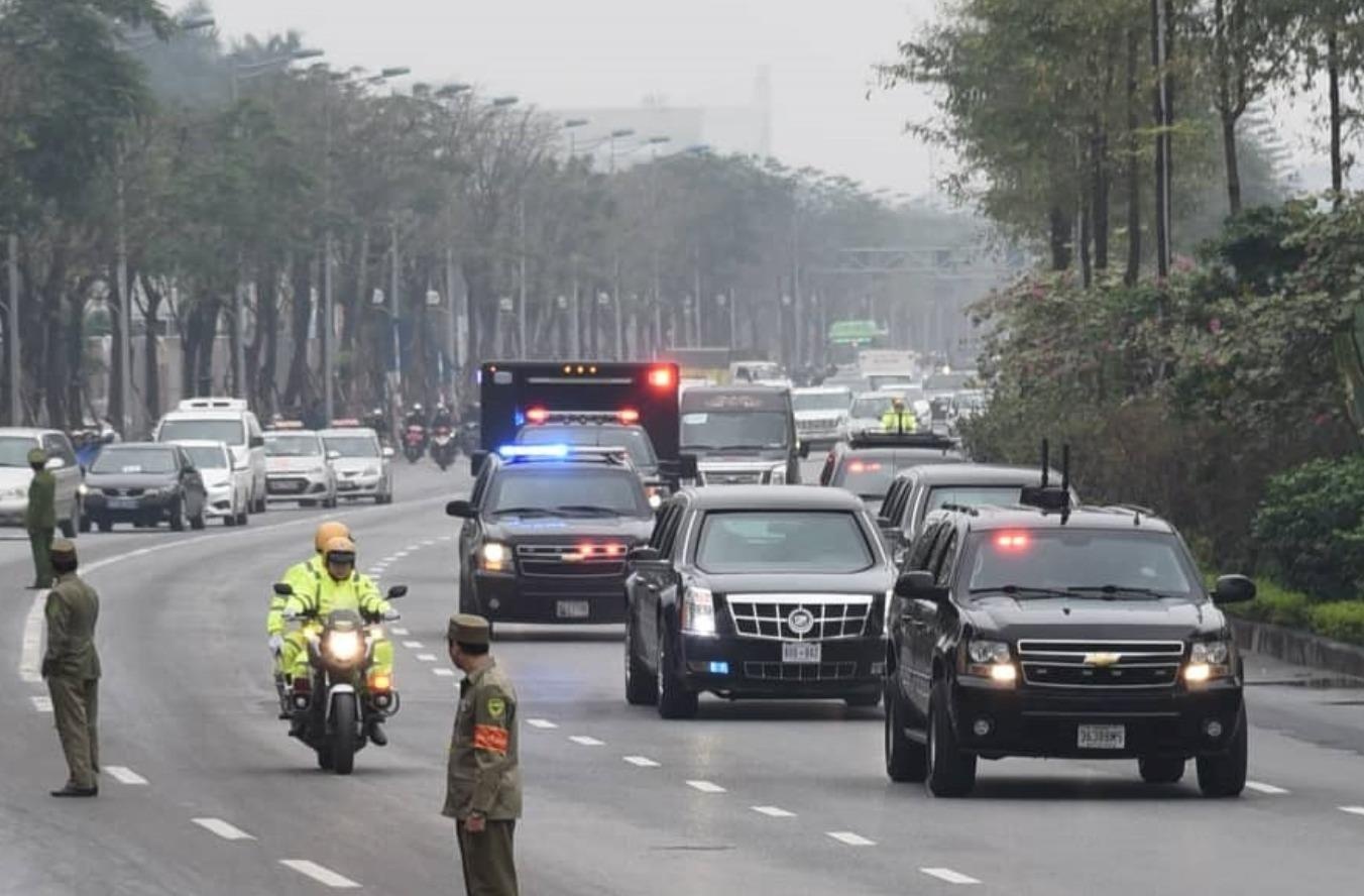 Doan ho tong Tong thong Trump tai Viet Nam gom nhung xe gi? hinh anh