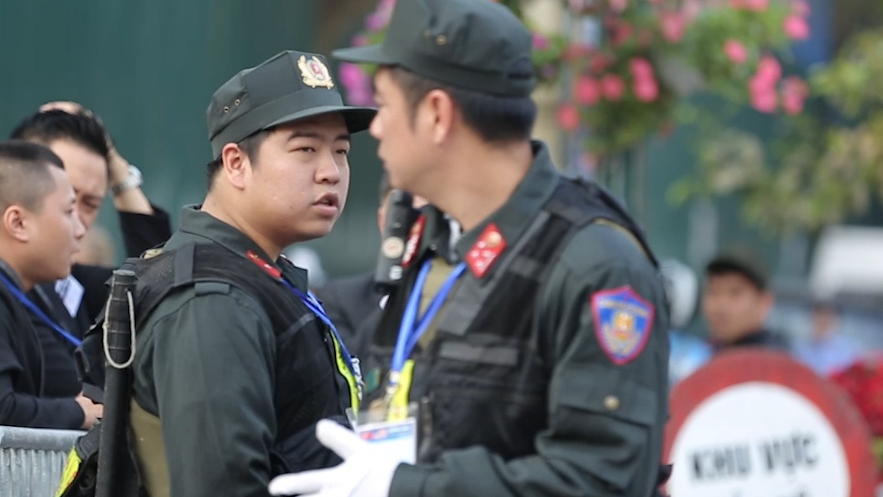 Khong khi tai khach san ong Kim o nong dan truoc cuoc gap chinh thuc hinh anh