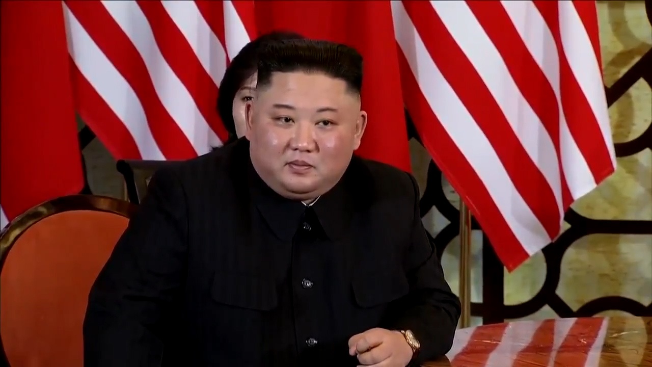 Ong Kim Jong Un truc tiep tra loi phong vien phuong Tay hinh anh