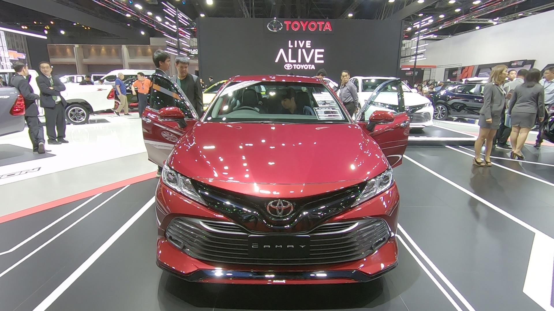 Trai nghiem nhanh Toyota Camry 2019 hinh anh