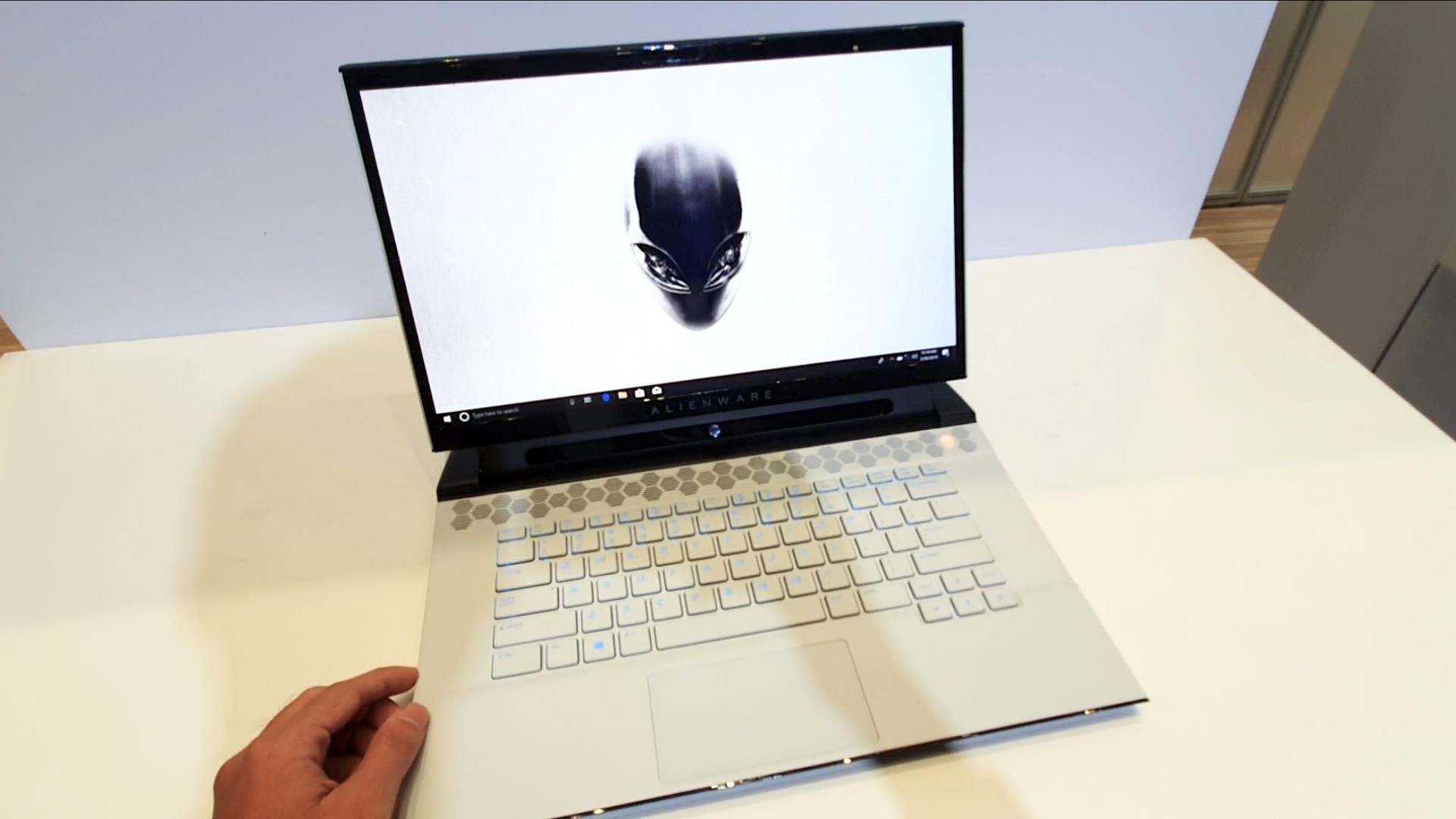 Chi tiet Dell Alienware M15 cho game thu ra mat o Computex hinh anh