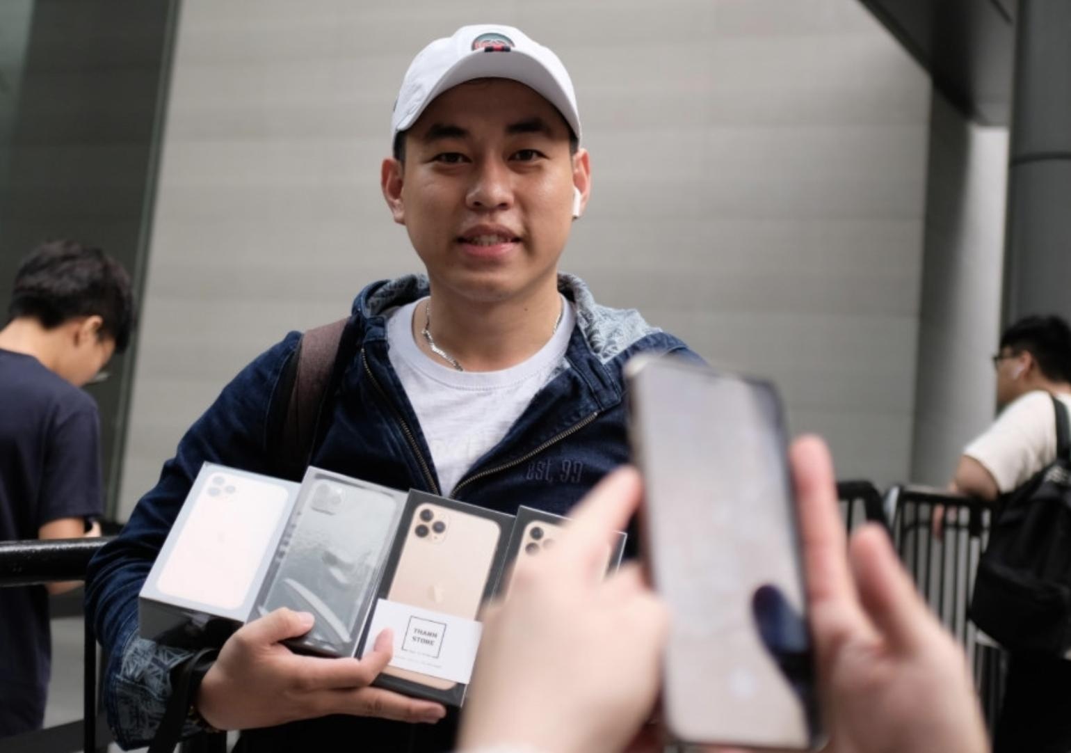 iPhone 11 het hot o chau A, thuong gia Viet van gom nhieu may cho den hinh anh