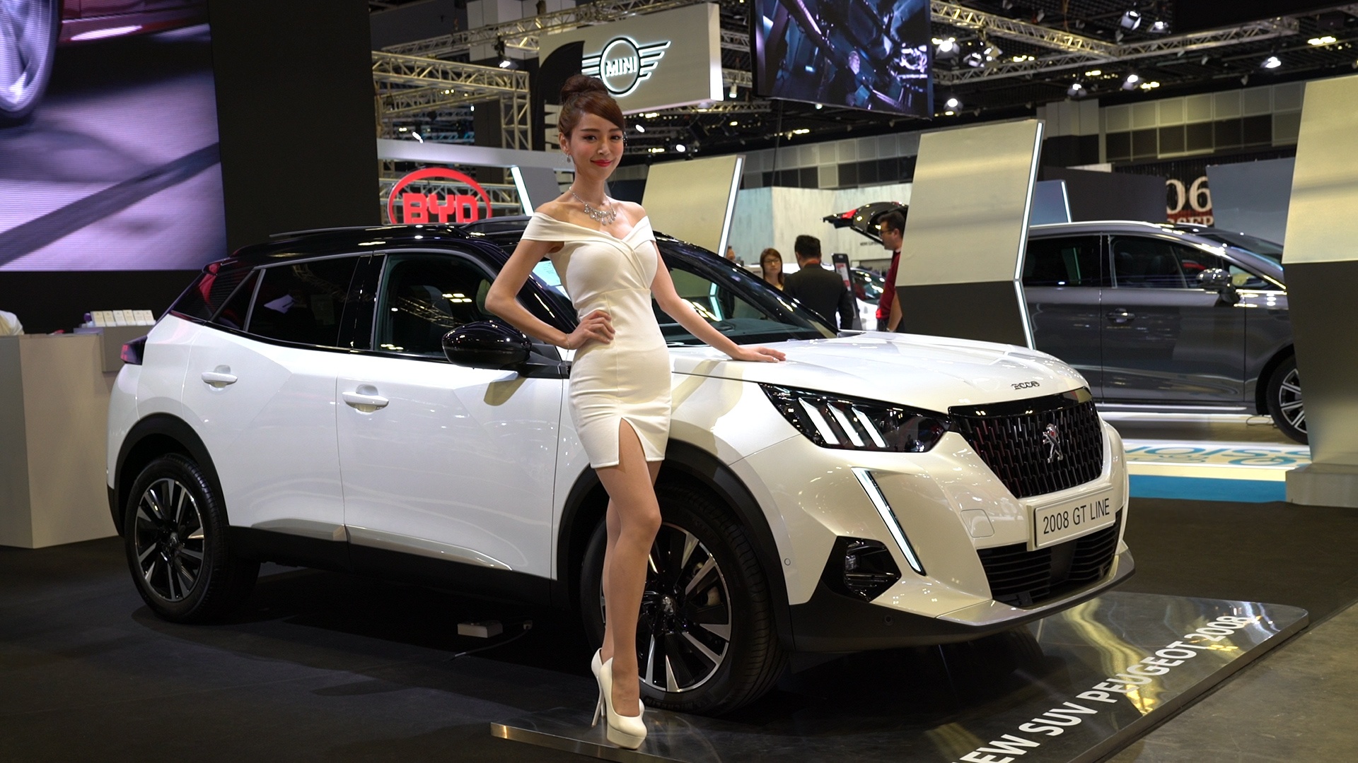 Singapore Motor Show - nhieu xe moi, it on ao hon Viet Nam hinh anh