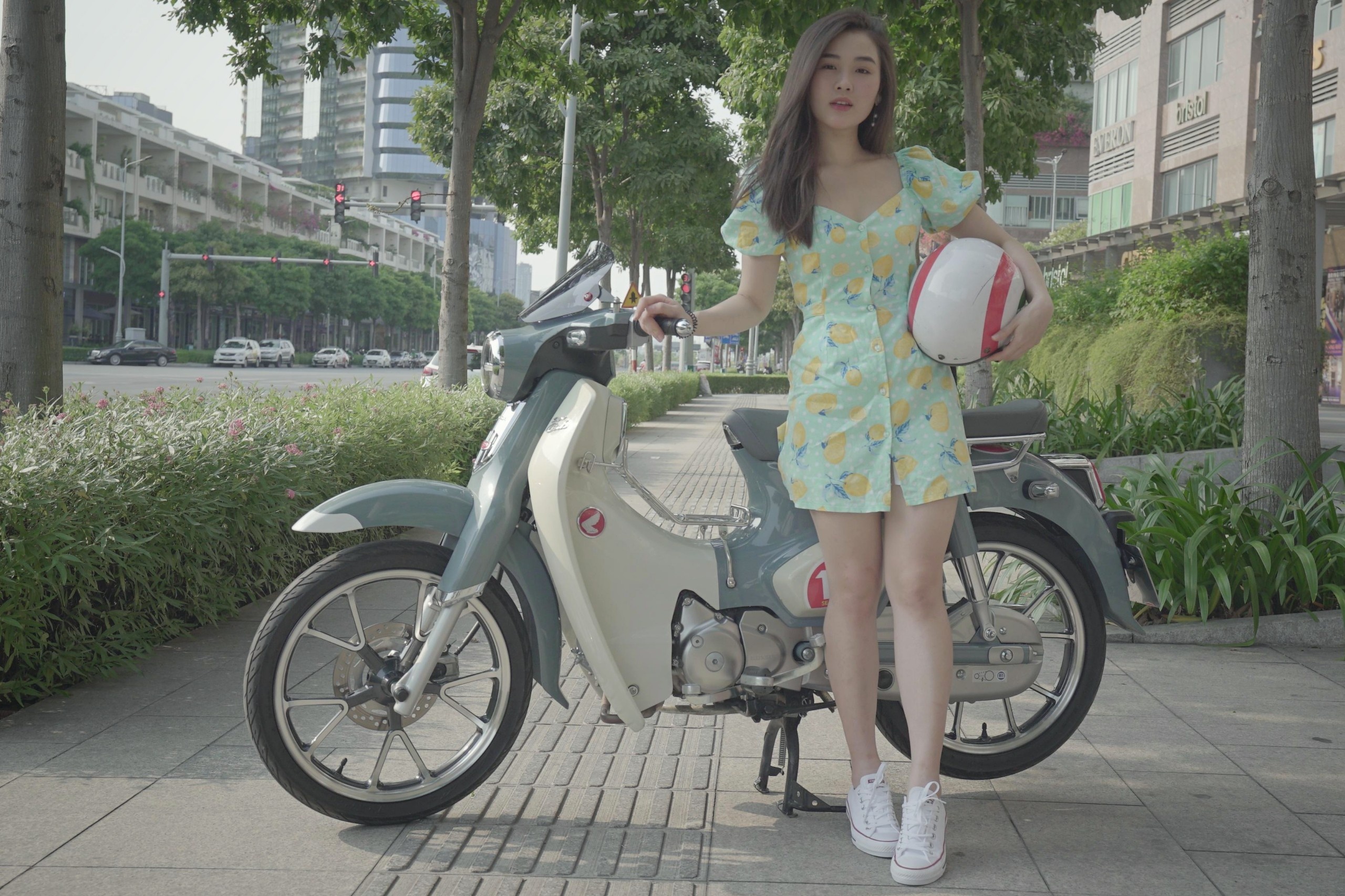 Honda Cub - tu xe cho mi den mau xe may ban chay nhat moi thoi dai hinh anh