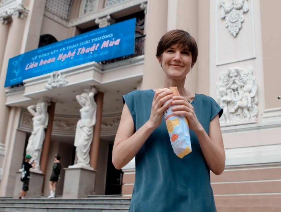 Tan tong lanh su Anh va 5 dieu 'wow' khi lan dau den TP.HCM hinh anh