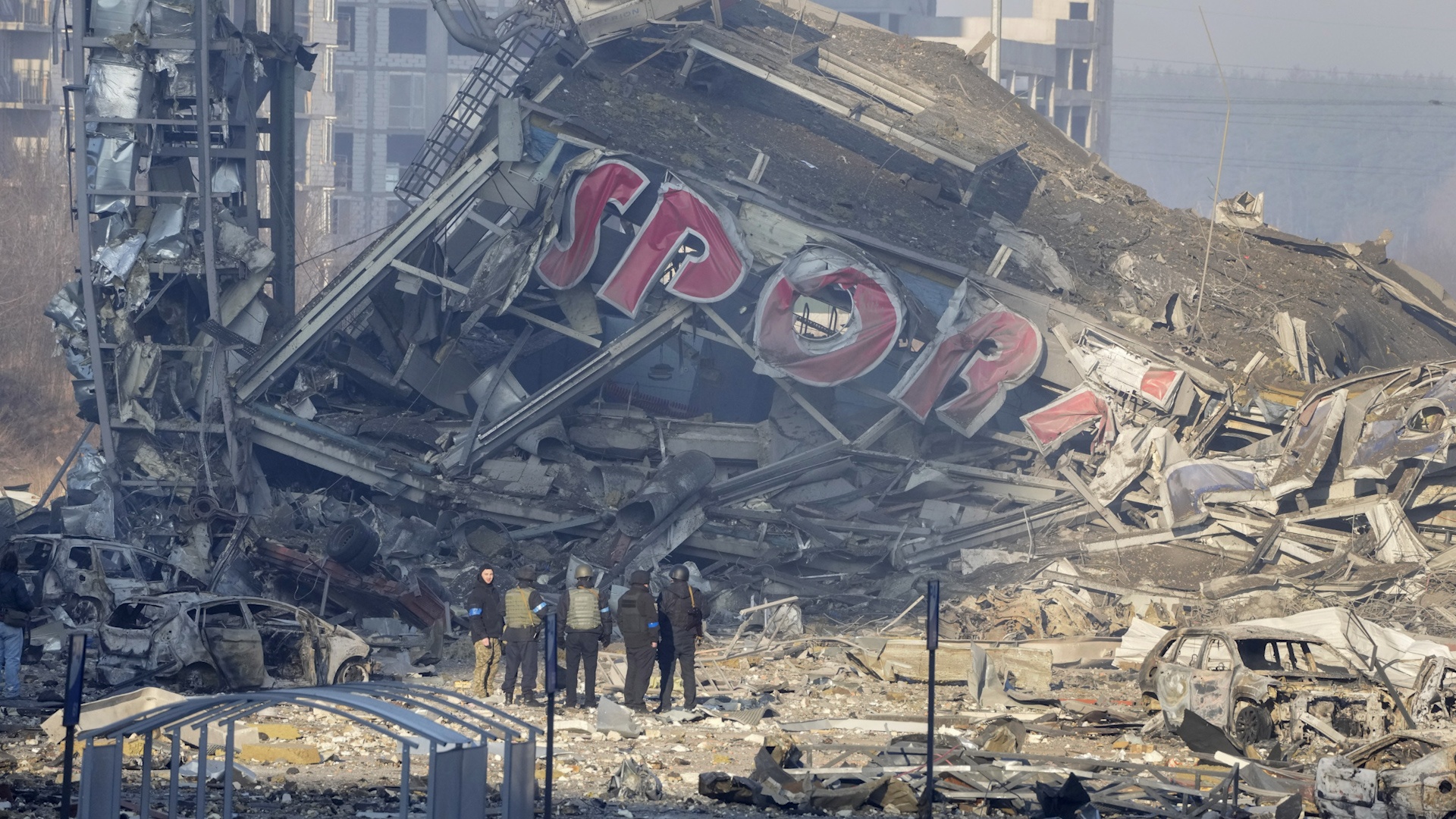 Khu mua sam o Kyiv tan hoang hinh anh